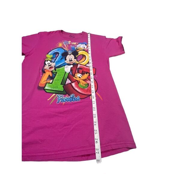 🔥 5/20🔥 Disney tee shirt Sz M - Picture 4 of 6